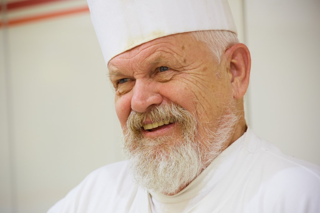 <br /><b>Warning</b>:  Illegal string offset 'label' in <b>/home/kawaharagakuen/www/ht_docs/web/minato/wp-content/themes/hospitality.kawahara.ac.jp/single-oc.php</b> on line <b>96</b><br /> フランス菓子　ガレットデロワに挑戦