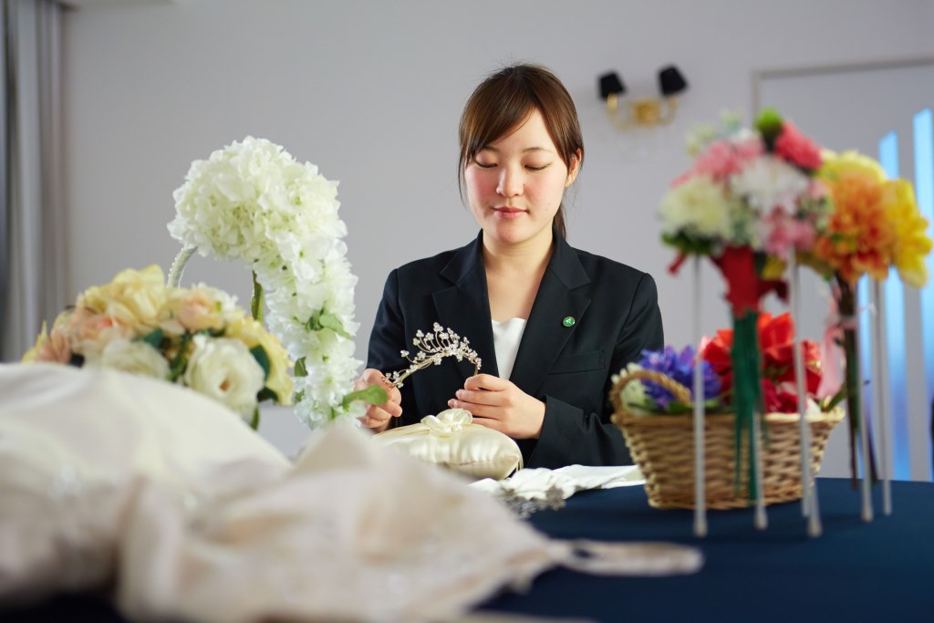 <br /><b>Warning</b>:  Illegal string offset 'label' in <b>/home/kawaharagakuen/www/ht_docs/web/minato/wp-content/themes/hospitality.kawahara.ac.jp/single-oc.php</b> on line <b>96</b><br /> 流行のDIYウェディング！小物づくりに挑戦。