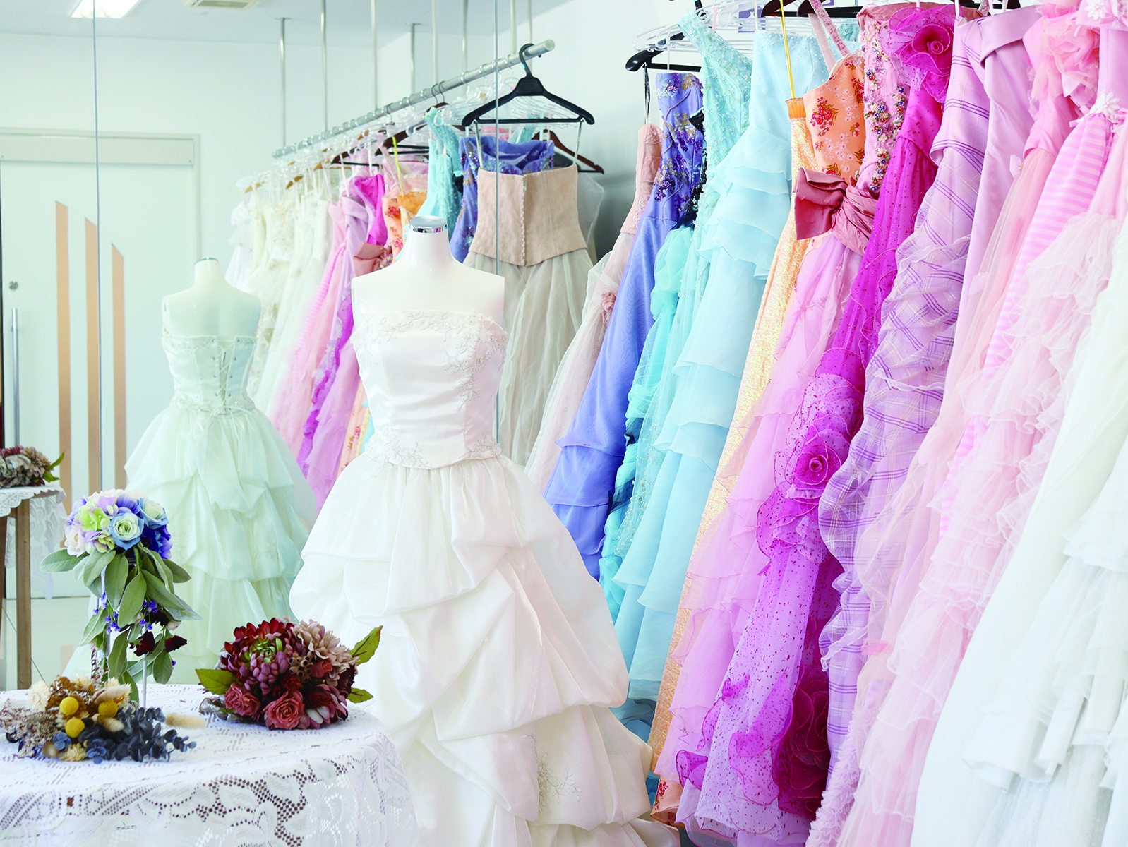 <br /><b>Warning</b>:  Illegal string offset 'label' in <b>/home/kawaharagakuen/www/ht_docs/web/minato/wp-content/themes/hospitality.kawahara.ac.jp/single-oc.php</b> on line <b>96</b><br /> 【締切ゴメン！】ドレスフィッティング＆メイクアップ♥