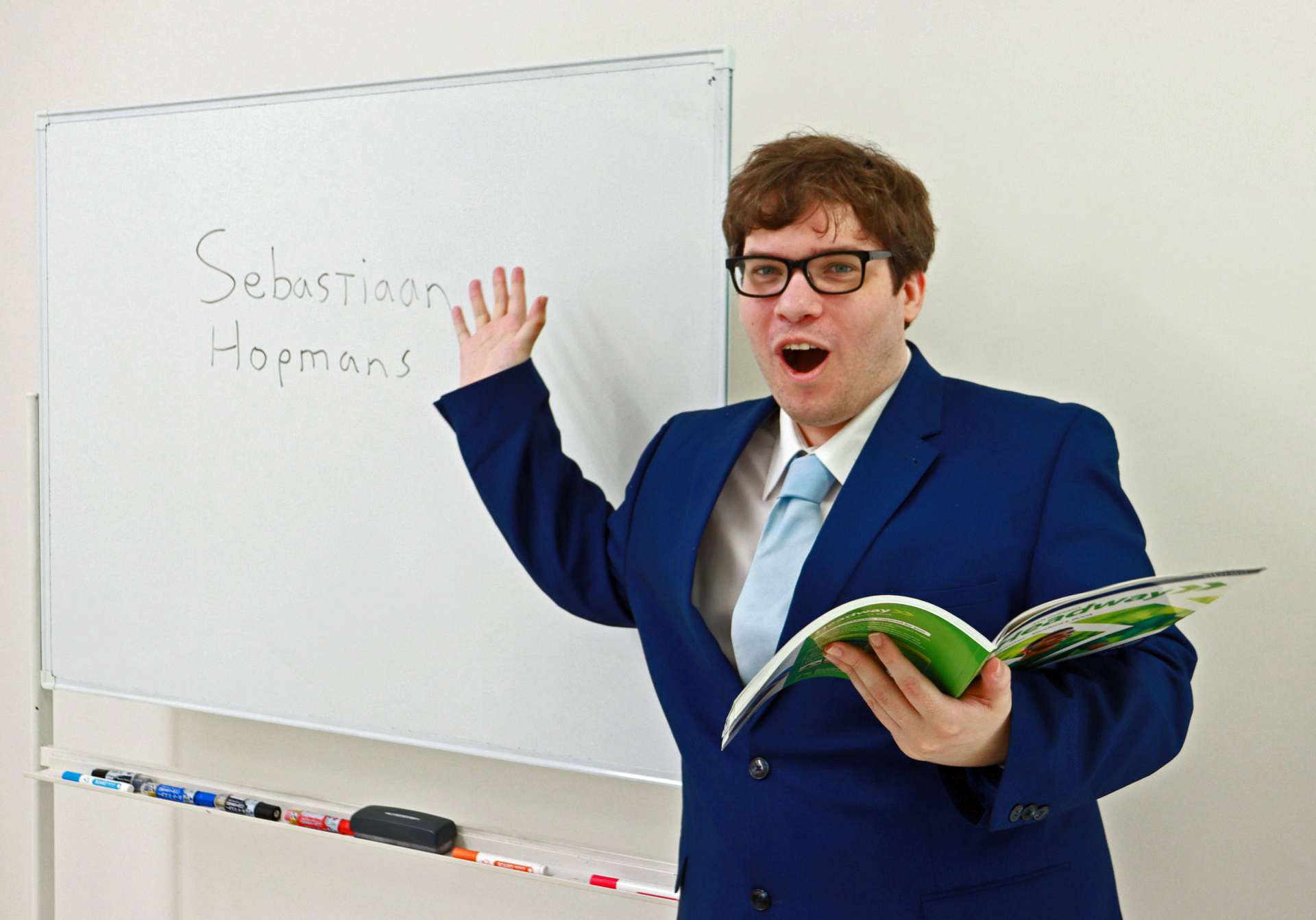 <br /><b>Warning</b>:  Illegal string offset 'label' in <b>/home/kawaharagakuen/www/ht_docs/web/minato/wp-content/themes/hospitality.kawahara.ac.jp/single-oc.php</b> on line <b>96</b><br /> セバスチャンと…Let's speak English！