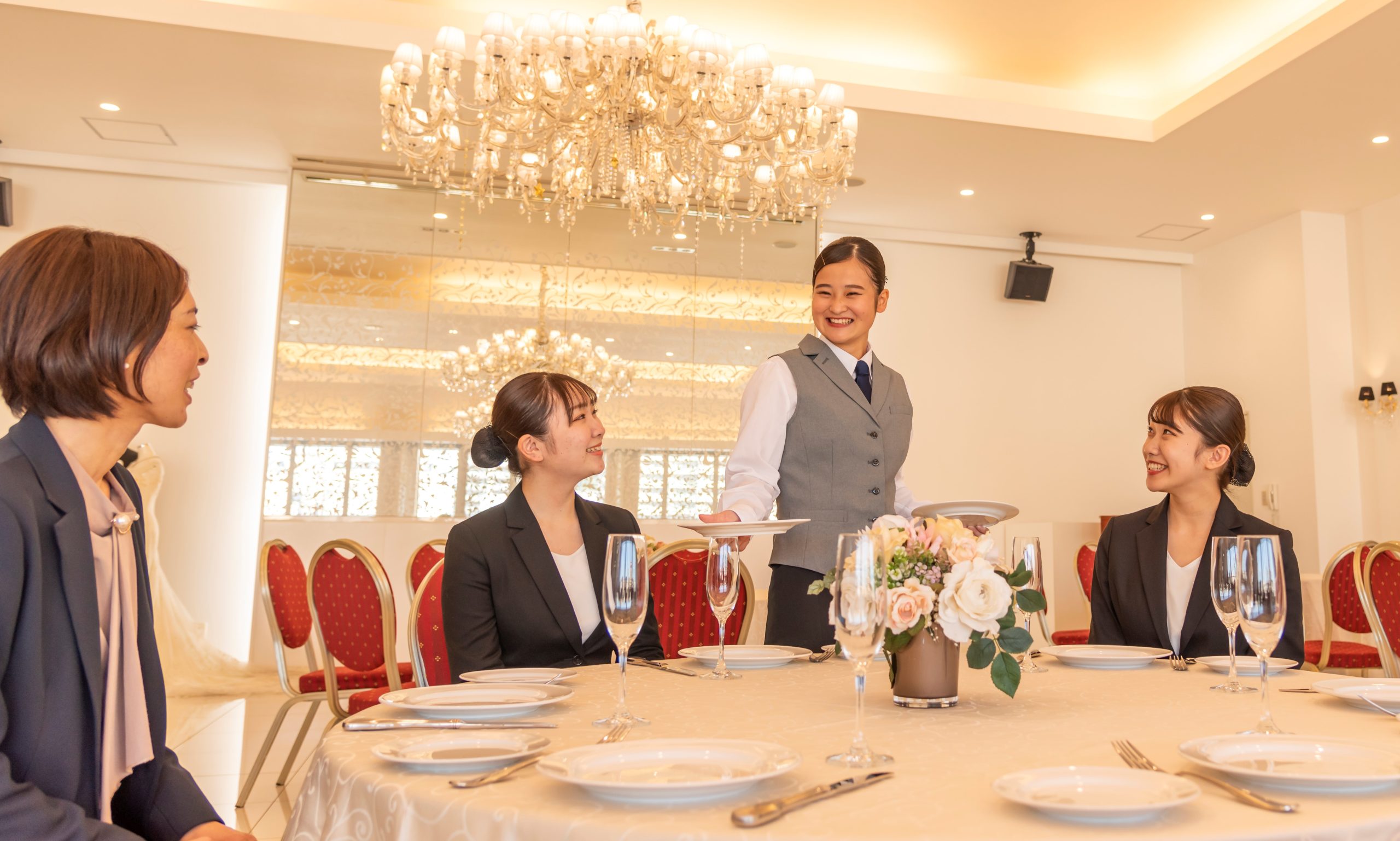 <br /><b>Warning</b>: Illegal string offset 'label' in <b>/home/kawaharagakuen/www/ht_docs/web/minato/wp-content/themes/hospitality.kawahara.ac.jp/single-oc.php</b> on line <b>96</b><br /> ホテルスタッフになりきっちゃおう♪