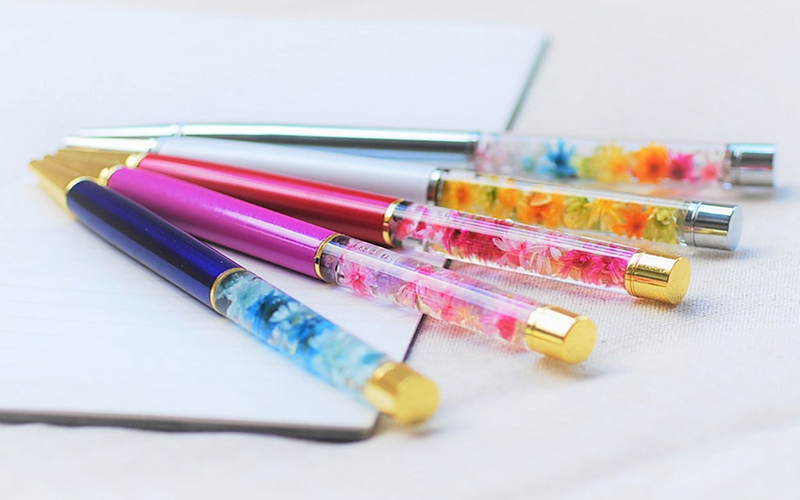 医療・総合事務科 メリークリスマス🎄オリジナルボールペン作り✨