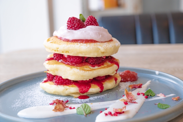 パティシエ・ブランジェ科 カフェスイーツ体験♪ ふわふわパンケーキを作ろう！