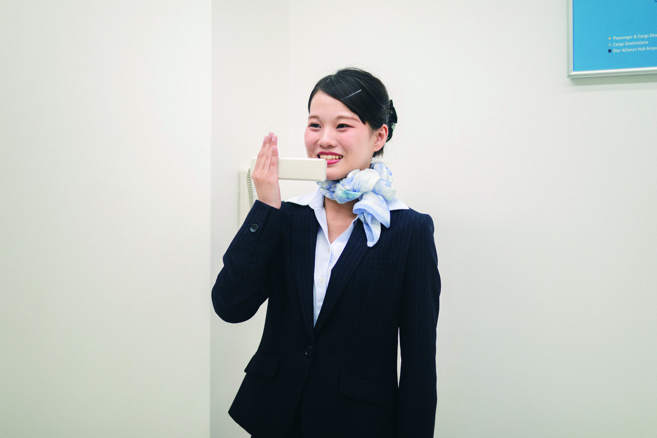 外国語学科 キャビンアテンダントのアナウンス体験🎵