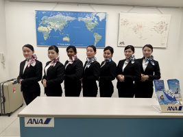 イメージ：【エアライン・観光科】1年生「スカーフ巻き」🧣✈✨