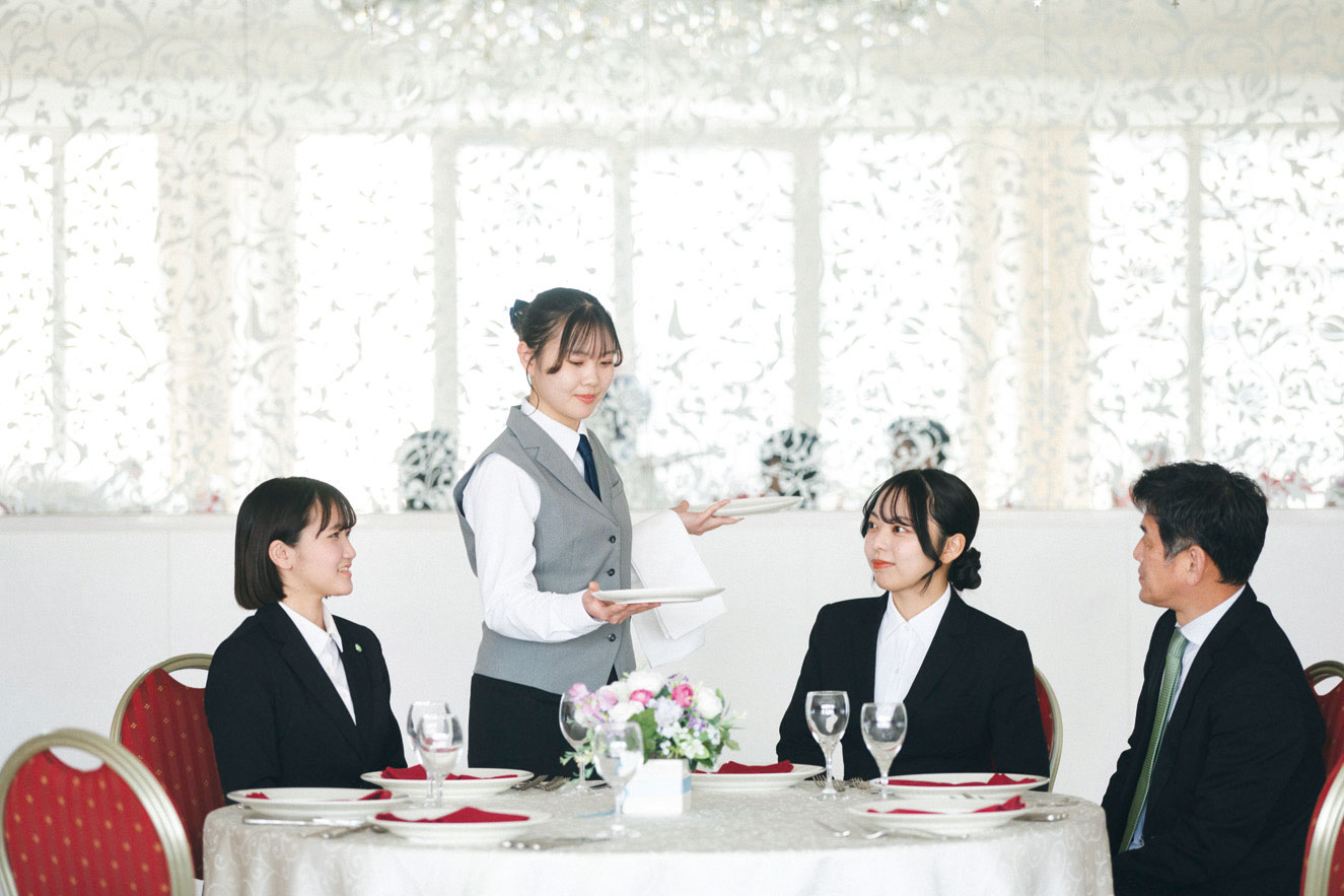 ブライダル・ホテル科 ホテルスタッフなりきり体験✨