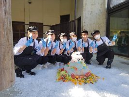 イメージ：【パティシエ・ブランジェ科】ピース26歳おめでとう🐻学生がつくった氷のバースデーケーキ🎂❄️